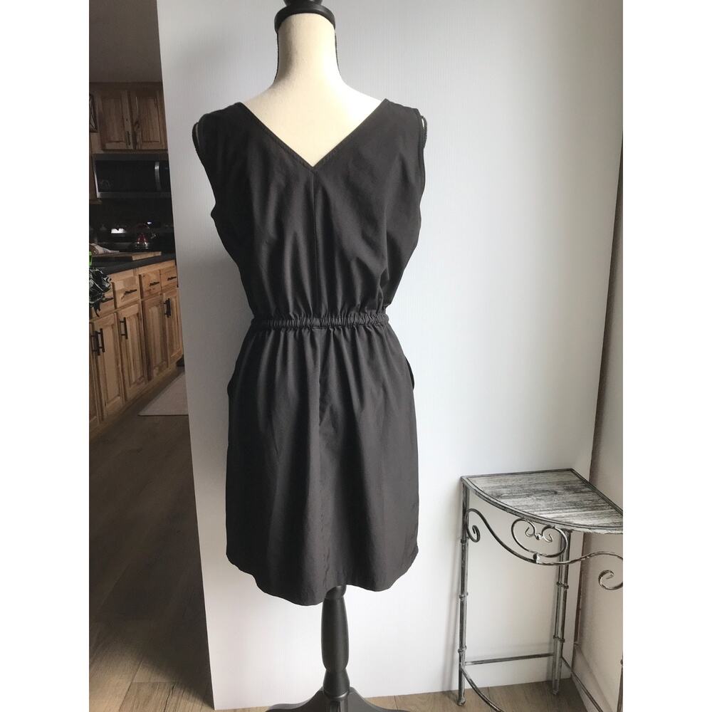 Calvin Klein Black scoop neck sleeveless Classic Minimalist fitted waist SZ 8 - Picture 2 of 13